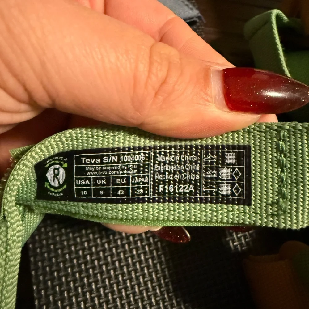 NWOT Teva Colorblock Sandals